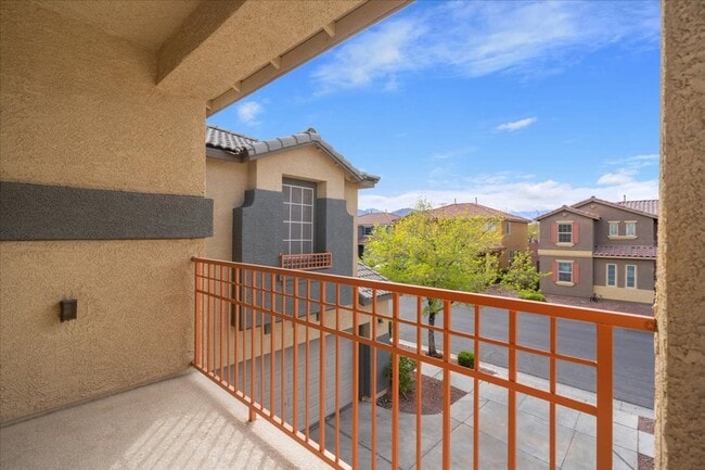 Building Photo - Gorgeous 4 Bedroom Home with Pool, Spa, and Abundant Space in Gated Community