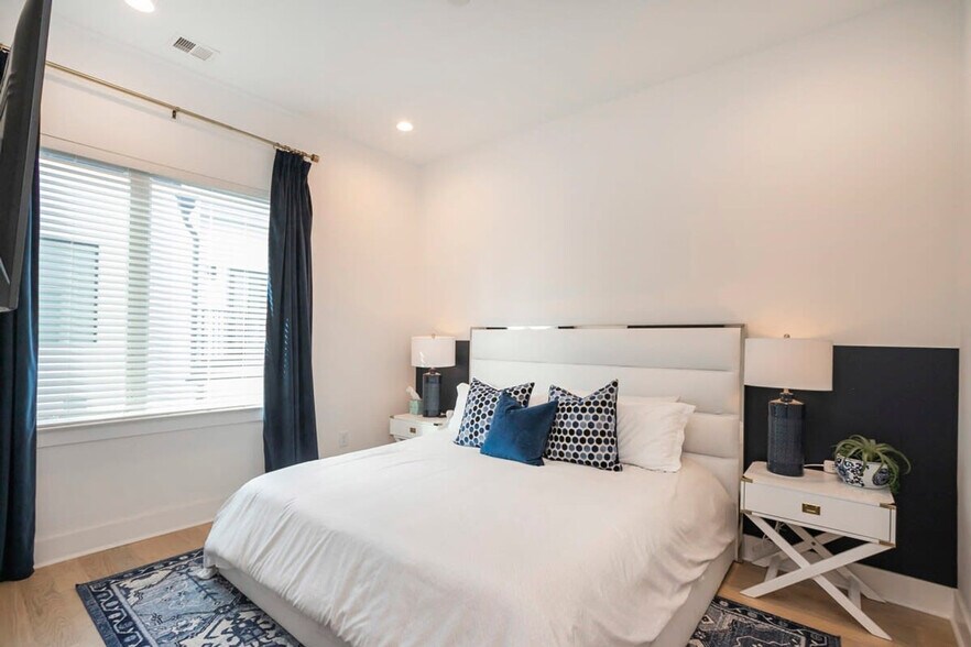 Building Photo - 1035 Scovel St