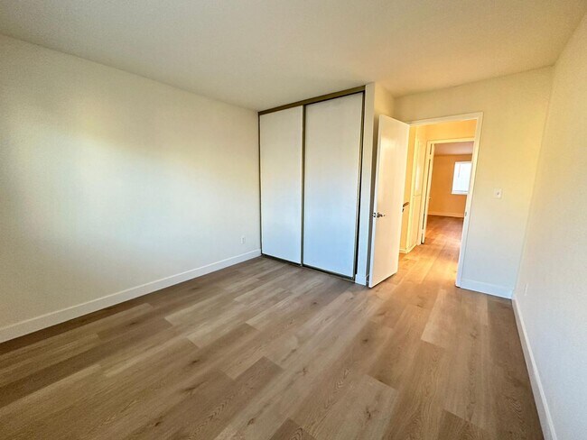 Building Photo - Cozy Beautiful Townhouse for Rent