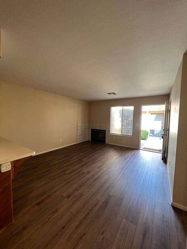 Building Photo - 8609 Lyn River Ct