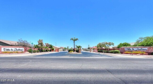 Building Photo - 1861 E Birch St