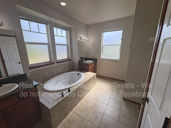 Building Photo - 4884 Dory Ct