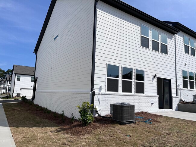 Building Photo - 231 Banner Rd