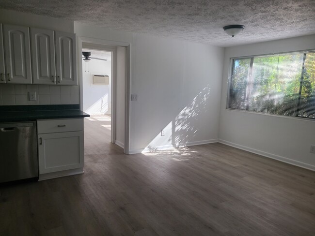 Building Photo - 6945 Cinderella Rd