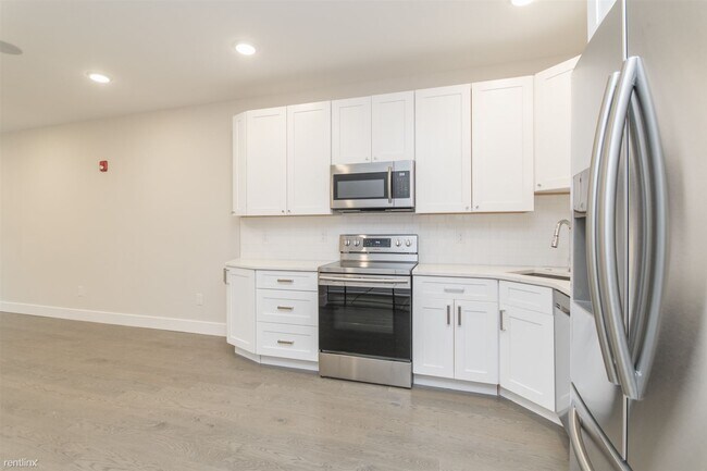 Building Photo - 1306 N Marshall St