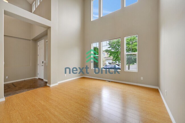 Building Photo - Beautiful 4 beds and 3 baths Modern Home Ready for Rent!