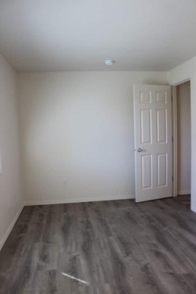 Building Photo - 4 bedroom, 2 bath home near Intel in Hillsboro