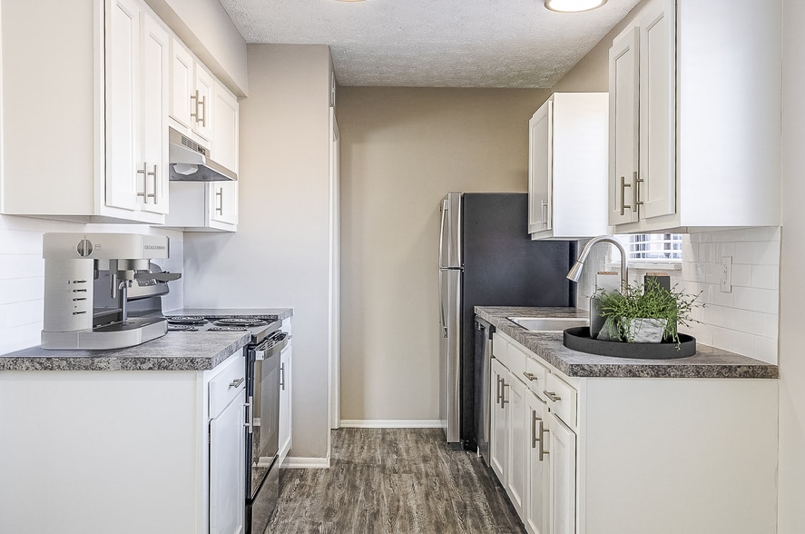 Primary Photo - Hideaway