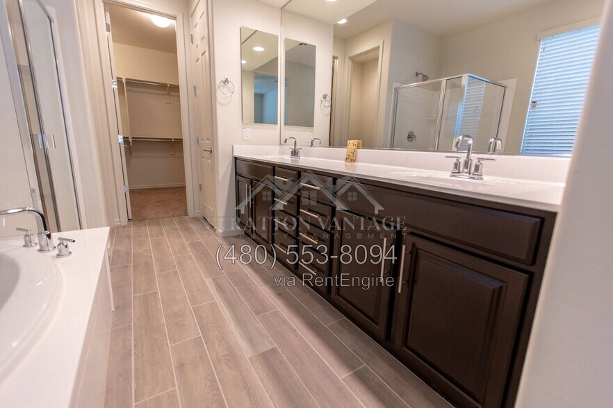 Building Photo - 5434 S Vincent