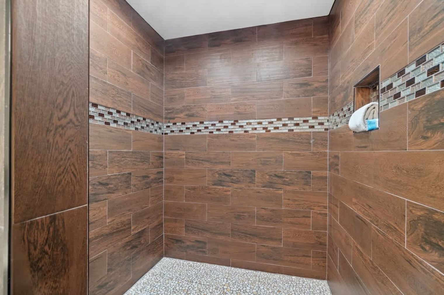 Building Photo - 5218 Beach Dr