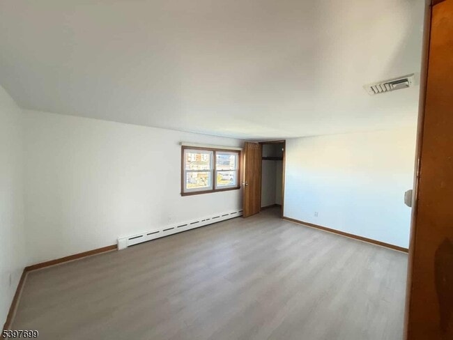 Building Photo - 6 Oakwood Pl