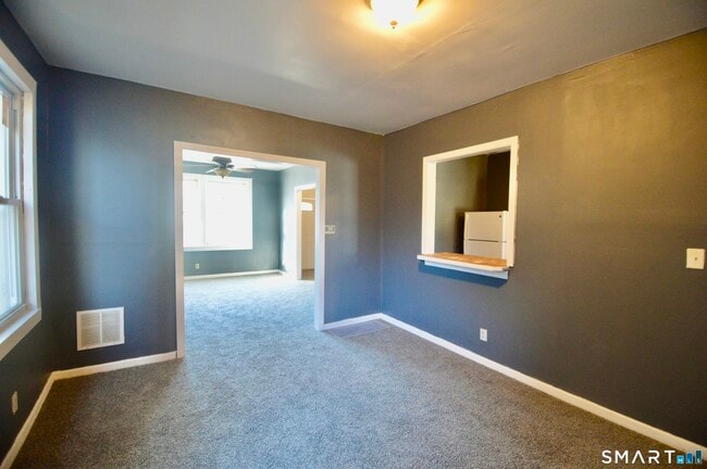 Building Photo - 308 Willow St