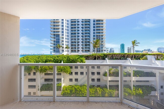 Building Photo - 6423 Collins Ave