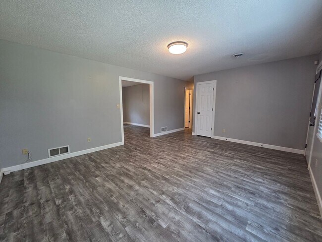 Building Photo - Gorgeous Corner lot Home for Rent!