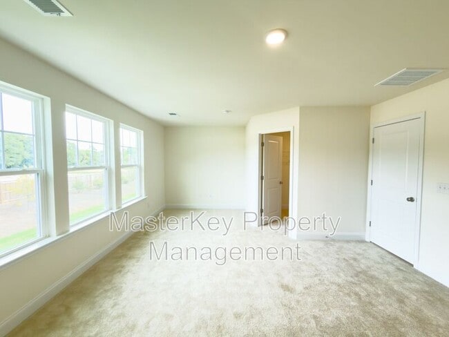 Building Photo - 74 Bloodroot St