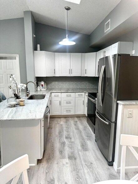 Building Photo - 2502 SE Anchorage Cove