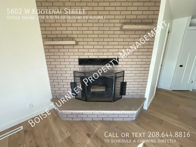 Building Photo - Newly Remodeled 3 Bedroom near Overland Rd...