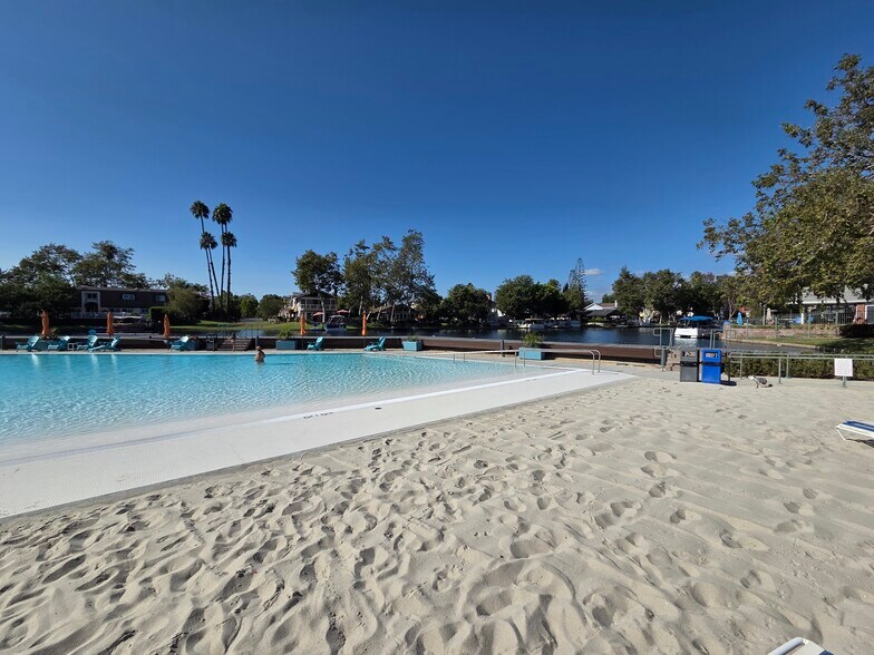 Building Photo - 24776 Glenwood Dr