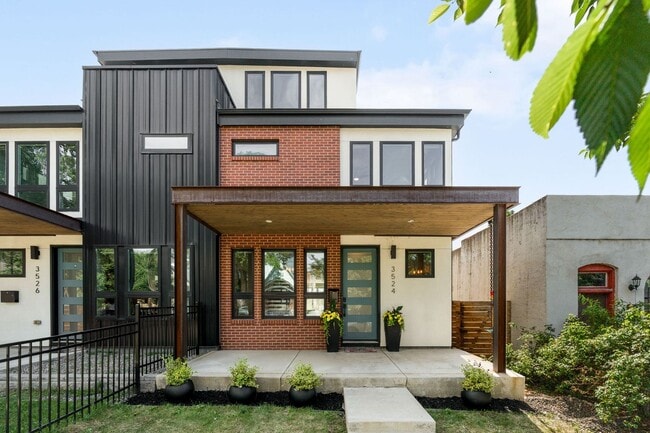 Building Photo - Luxury 4BD, 5BA Duplex in LoHi with Covered Rooftop Deck