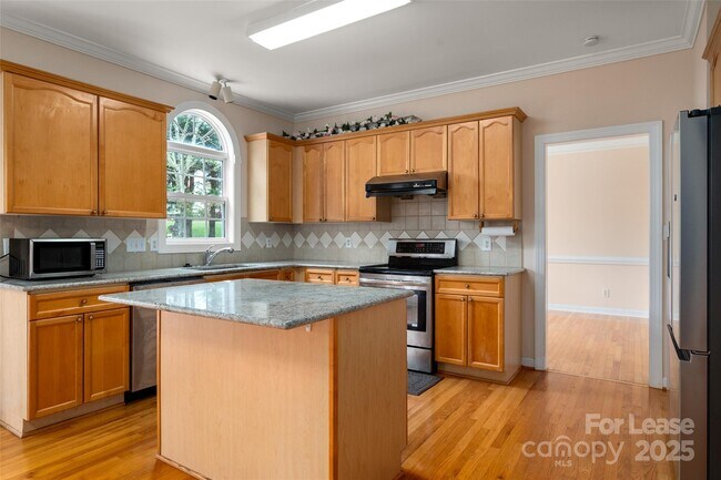 Building Photo - 11520 McGinns Trace Ct