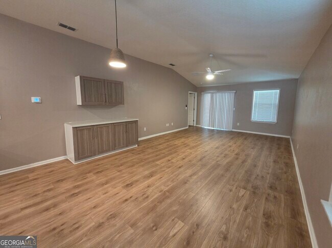Building Photo - 152 Ashwood Cir