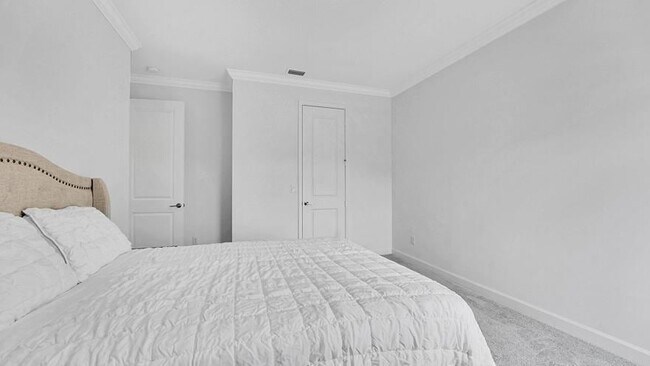 Building Photo - 601 Hookline Cir