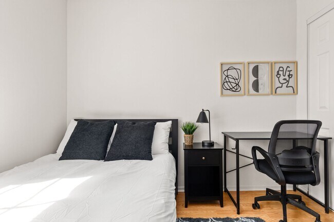 Building Photo - 10777 Ashton Ave