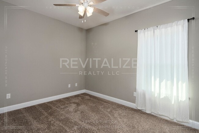 Building Photo - Modern Comfort Meets Luxury Living in Mobile