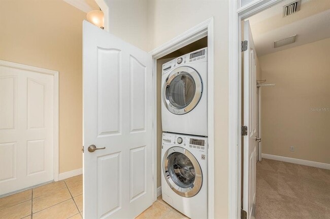 Building Photo - 10639 Hatteras Dr