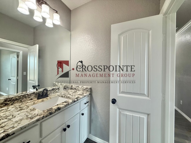 Building Photo - 3 Bedroom 2 Bathroom Home in Lindale!