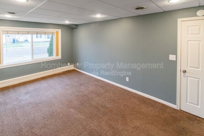 Building Photo - 2324 E South Crescent Ave