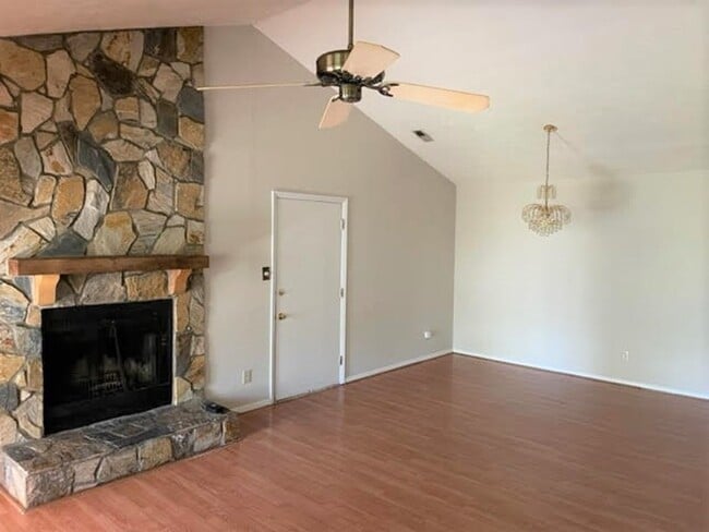 Building Photo - Briarcliff Condos