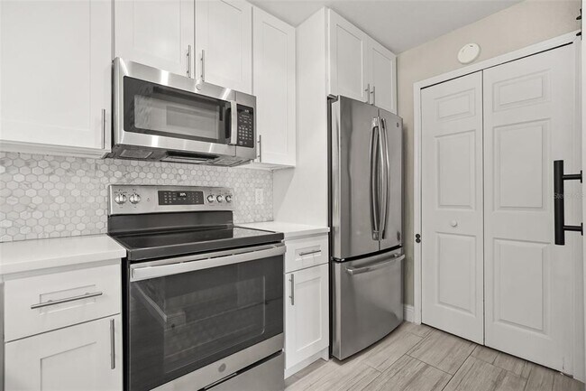 Building Photo - 7511 Seurat St