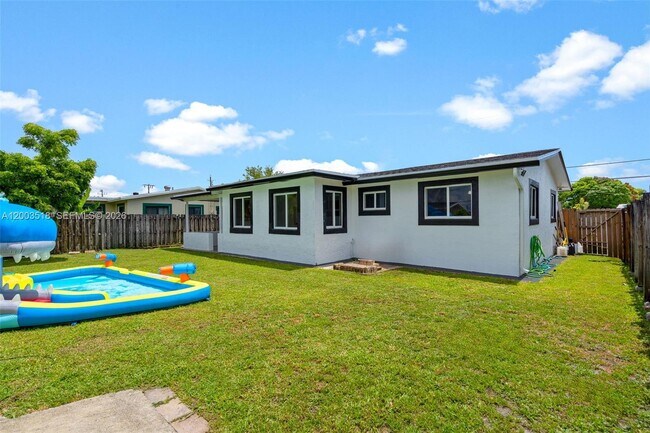 Building Photo - 2485 NW 84th Way