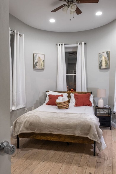 Building Photo - 45 Rhode Island Ave NE