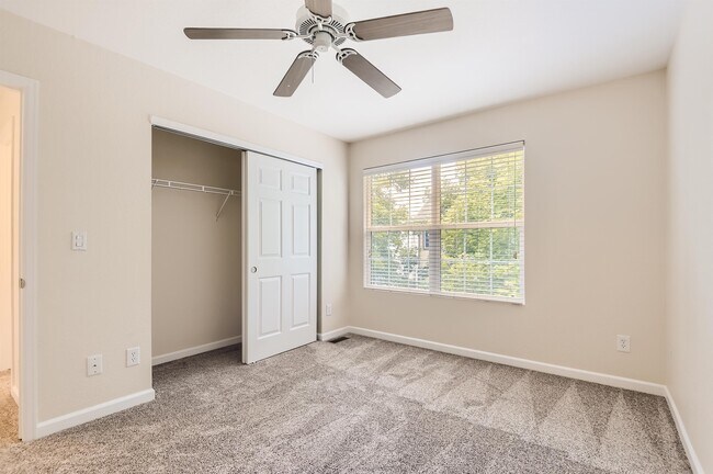 Building Photo - 1642 S Buckley Way