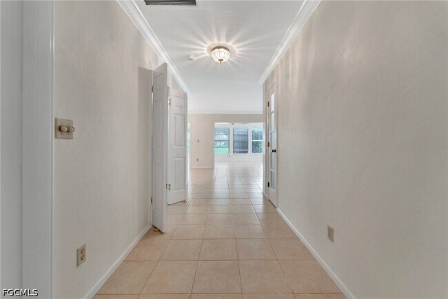 Building Photo - 1516 Sautern Dr SW