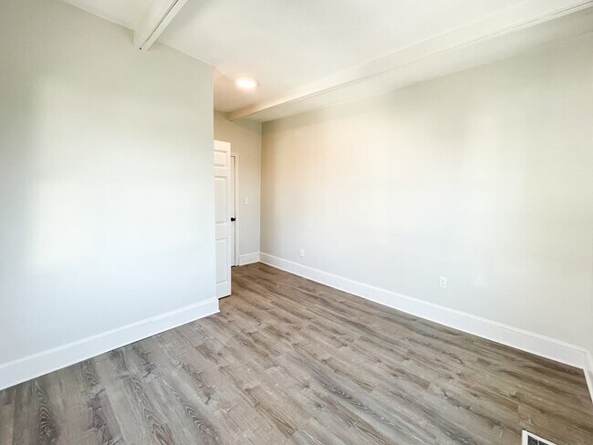 Building Photo - 30 Woodbine St