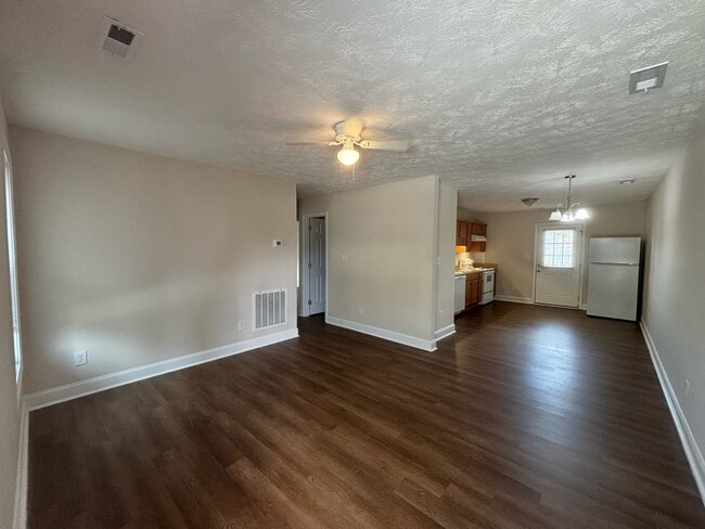 Building Photo - 312 E Jenkins St