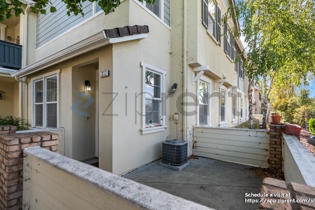 Building Photo - 812 Joree Ln