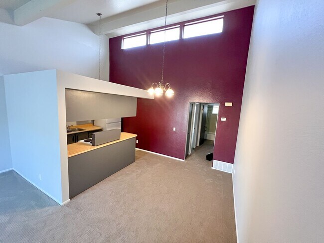 Building Photo - 1800 Gundersen Ln S