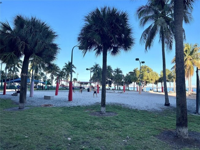 Building Photo - 1717 N Bayshore Dr
