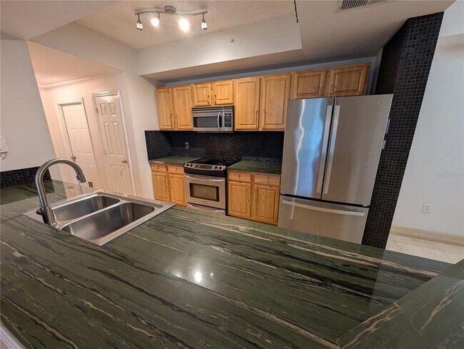 Building Photo - 5001 Baraldi Cir