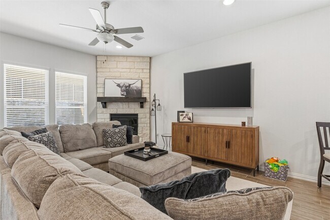 Building Photo - 1934 Peace Pl