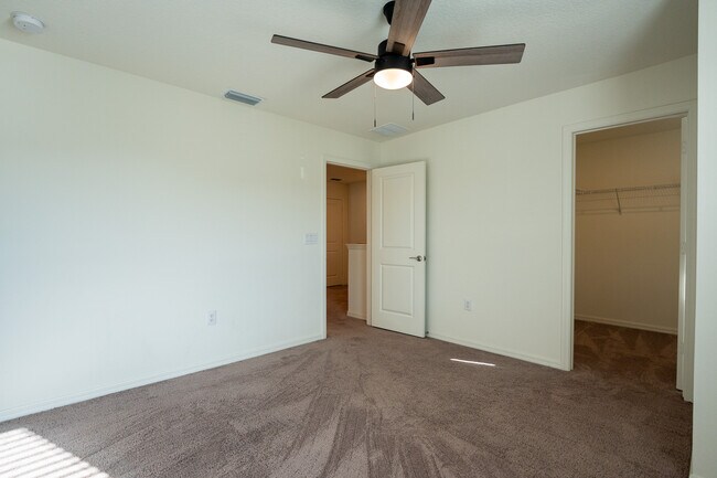 Building Photo - 757 Stoney Pointe Cir