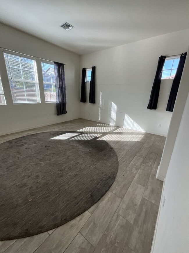 Building Photo - 10155 E Naranja Ave