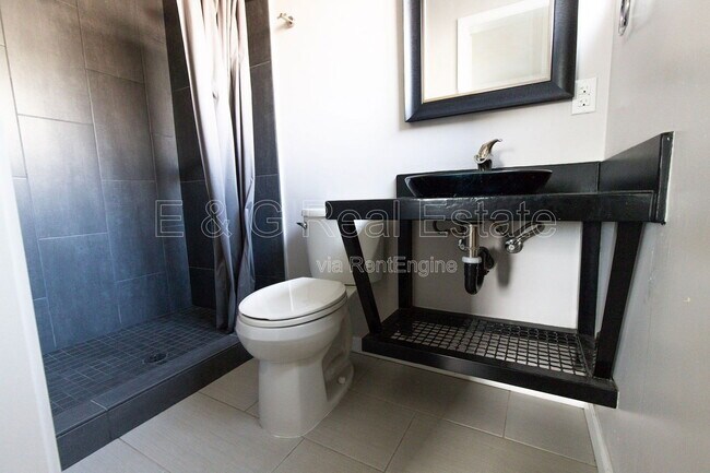 Building Photo - 730 E Solana Dr