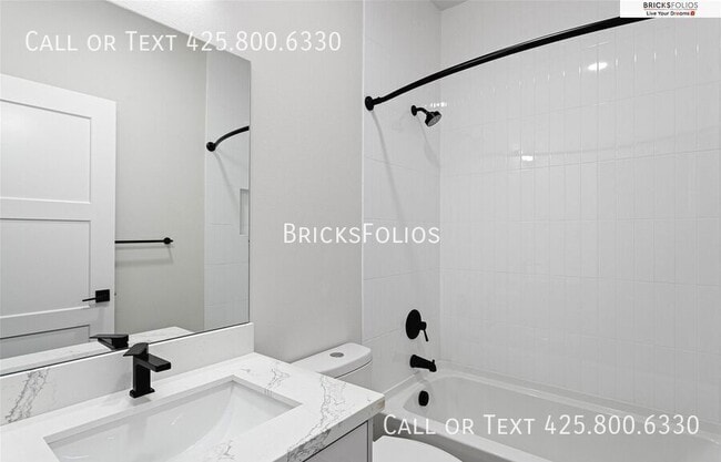 Building Photo - 1212 Harrington Ave NE