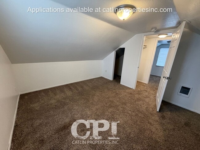 Building Photo - 321 21st Ave