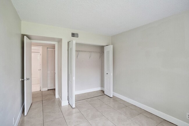Building Photo - 10773 Cleary Blvd